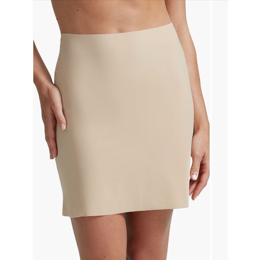 COMMANDO two-faced tech half slip skirt in nude $64